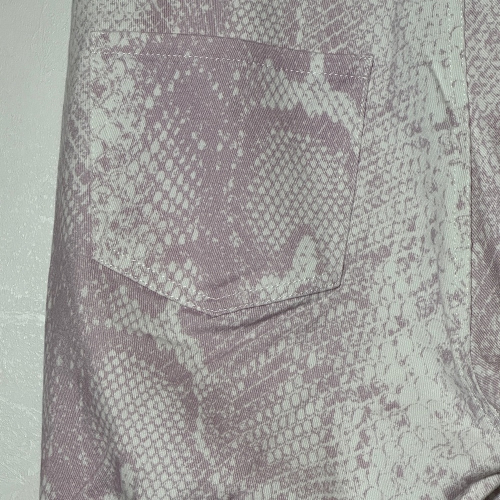 Peach Love The Ellen Bell Bottom FIare Ivory Lilac Snake Print Pants Large - Picture 6 of 8